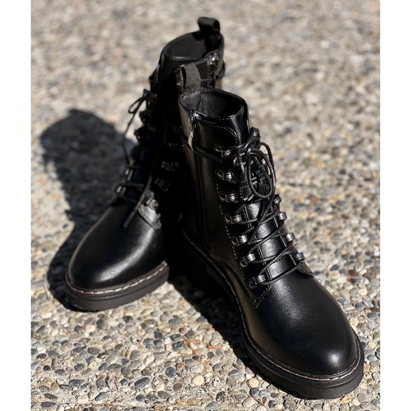 NEW Black Faux Vegan Leather Laced Up Lug Sole Platform Ankle Combat Boots Shoes - Picture 8 of 15
